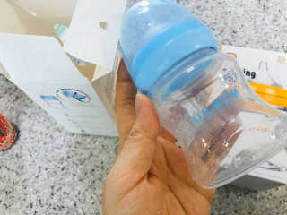 유비맘 신생아젖병 120ml 트리플팩_ 젖꼭지 포함 — 3.5점을 준 리뷰어가 2020년 3월 올린 사용 사진