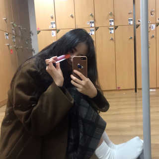 [블랙루즈] 에어 핏 벨벳 틴트3 택1+랜덤1 — 5점을 준 리뷰어가 2019년 3월 올린 사용 사진