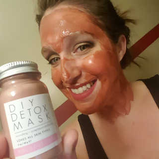 DIY Detox Mask - 코코넛 로즈 — 5점을 준 리뷰어가 2018년 8월 올린 사용 사진
