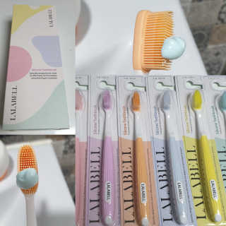 내게 처음 찾아온 라라벨 실리콘 칫솔 — 5점을 준 리뷰어가 2019년 9월 올린 사용 사진