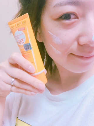 BIODERMA 바이오더마 포토덤 아쿠아 플루이드 선 — 3.5점을 준 리뷰어가 2017년 3월 올린 사용 사진