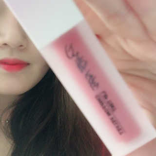 터치인솔 프리티필터 쉬폰 벨벳 립틴트 — 5점을 준 리뷰어가 2018년 10월 올린 사용 사진