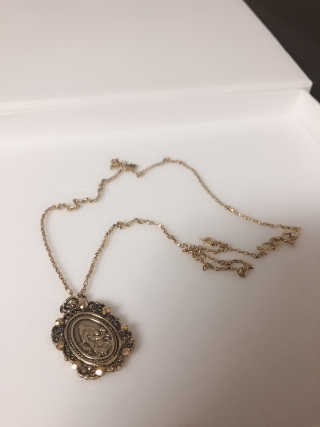 쥬얼카운티 92.5 Silver Byzantine Coin Pendant Necklace — 5점을 준 리뷰어가 2018년 11월 올린 사용 사진