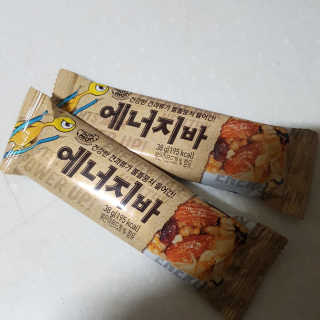 견과가 똘똘 뭉쳐들어간 넛츠몬 에너지바 1BOX 6개입 — 5점을 준 리뷰어가 2018년 1월 올린 사용 사진