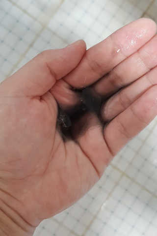 the naked object [탈모볼륨샴푸] 디블랙 팩 샴푸 — 4.5점을 준 리뷰어가 2019년 12월 올린 사용 사진