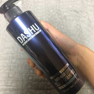 다슈코리아 다슈 데일리 한방 두피 골드 샴푸 500ml — 3.67점을 준 리뷰어가 2017년 11월 올린 사용 사진