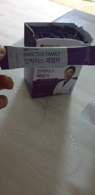 라플레 유해균을 이겨 튼튼한 장으로,  인빅터스 패밀리 — 4점을 준 리뷰어가 2019년 3월 올린 사용 사진