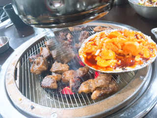 [두툼갈비] 두툼갈비 2인분 + 매콤치즈버섯 set — 4점을 준 리뷰어가 2018년 9월 올린 사용 사진