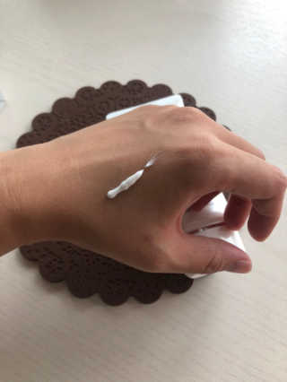 지고트 화이트닝 유브이 썬블럭 크림 70ml,1+1 — 3.5점을 준 리뷰어가 2019년 8월 올린 사용 사진
