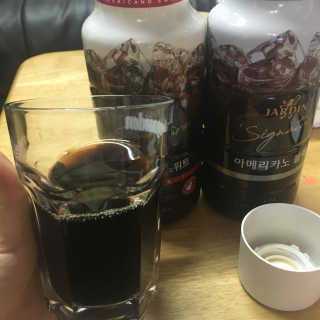 (주)쟈뎅 쟈뎅 시그니처 아메리카노 1.1L — 5점을 준 리뷰어가 2018년 5월 올린 사용 사진