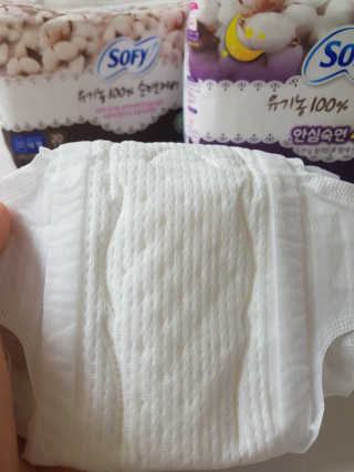 LG유니참 쏘피SOFY 쏘피 유기농 100프로 순면커버 생리대 패키지 — 5점을 준 리뷰어가 2019년 11월 올린 사용 사진