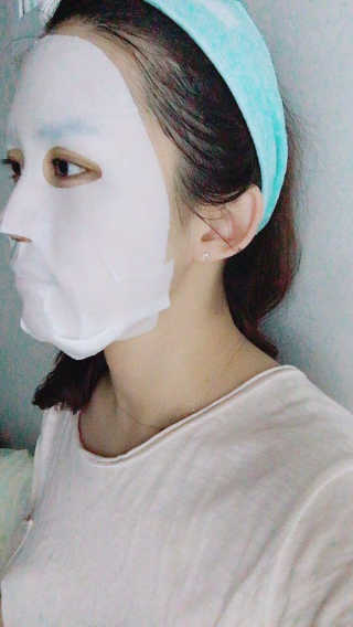 23years old 코쿤 윌로우 실키 마스크 — 5점을 준 리뷰어가 2018년 3월 올린 사용 사진