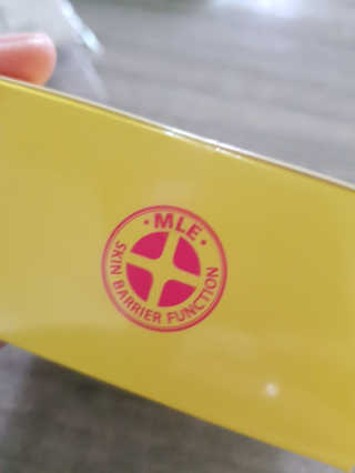 아토팜 톡톡 페이셜 선팩트 SPF43 PA+++ — 5점을 준 리뷰어가 2019년 6월 올린 사용 사진