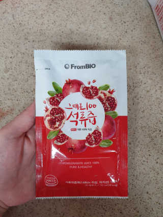 프롬바이오 오직 석류만 [그대로100 석류즙] 하루 1포로 건강하게 — 1점을 준 리뷰어가 2019년 10월 올린 사용 사진