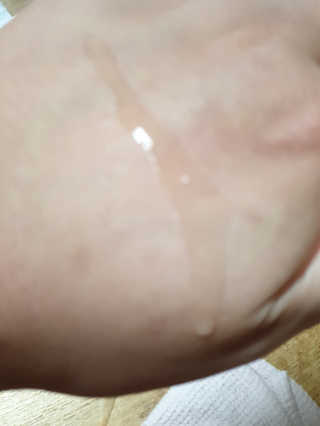 [스킨큐어] 산다화 비타민C 화이트닝 에센스 30ml — 4점을 준 리뷰어가 2019년 7월 올린 사용 사진