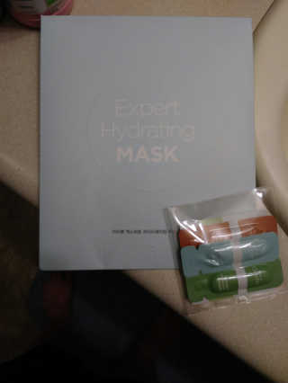 아이뽀 모든 피부 타입을위한 AIPPO Expert Hydrating Mask — 5점을 준 리뷰어가 2018년 3월 올린 사용 사진