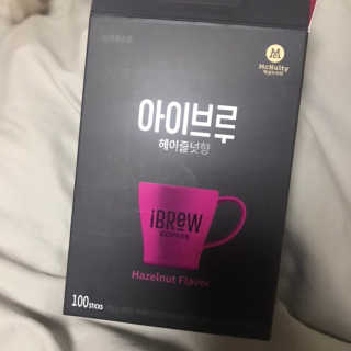 한국맥널티 아이브루 헤이즐넛향 100T — 5점을 준 리뷰어가 2019년 10월 올린 사용 사진