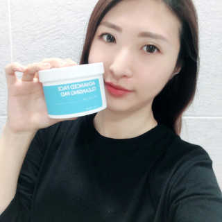 메이크판다 10초만에 끝내는, 천연빙하수 클렌징패드 — 5점을 준 리뷰어가 2018년 6월 올린 사용 사진
