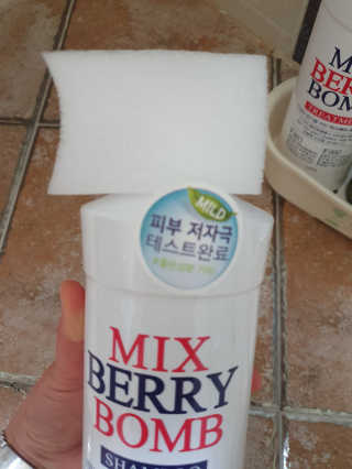 (주)에네스티 믹스베리 단백질 폭탄 샴푸 1000g — 5점을 준 리뷰어가 2020년 1월 올린 사용 사진