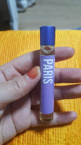 더블유드레스룸 롤 온 퍼퓸EDT 10ml — 2.33점을 준 리뷰어가 2018년 10월 올린 사용 사진