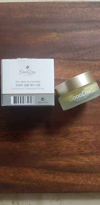 GoodDay Skincare GoodDay 강황 크림 — 3.5점을 준 리뷰어가 2019년 8월 올린 사용 사진