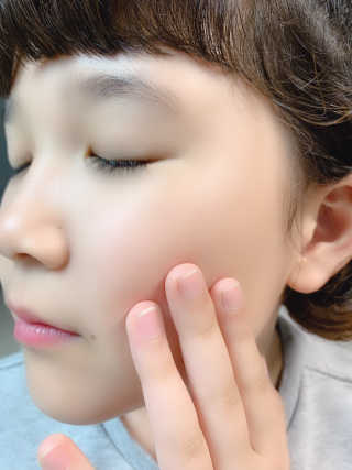 지고트 화이트닝 유브이 썬블럭 크림 70ml,1+1 — 5점을 준 리뷰어가 2019년 5월 올린 사용 사진