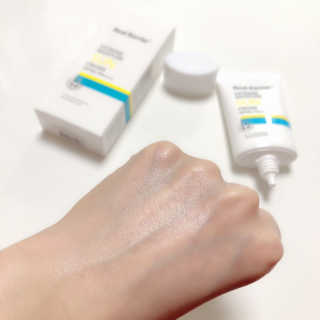 리얼베리어 익스트림 모이스처 선크림 SPF50+ PA++++ — 5점을 준 리뷰어가 2019년 4월 올린 사용 사진