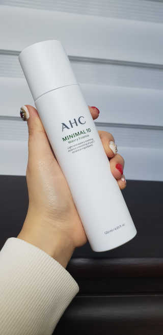 AHC 에이 에이치 씨 미니멀 10 워터리 에센스 — 5점을 준 리뷰어가 2018년 12월 올린 사용 사진