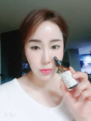 [스킨큐어] 산다화 비타민C 화이트닝 에센스 30ml — 4점을 준 리뷰어가 2019년 7월 올린 사용 사진