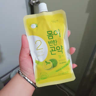 몸반곤 몸이반한 이중 곤약젤리 저칼로리4종_총8파우치 — 4점을 준 리뷰어가 2019년 3월 올린 사용 사진