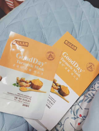 GoodDay Skincare GoodDay 강황 마스크 — 3점을 준 리뷰어가 2019년 5월 올린 사용 사진