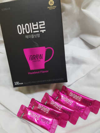 한국맥널티 아이브루 헤이즐넛향 100T — 5점을 준 리뷰어가 2019년 10월 올린 사용 사진