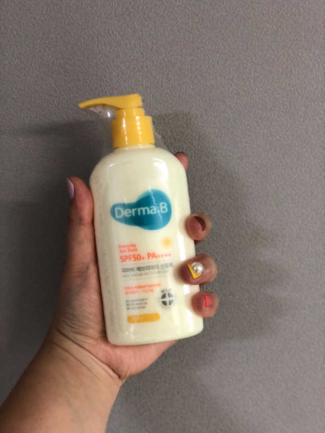 더마비 에브리데이 선블록 SPF50+ PA++++ 리뷰 사진