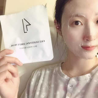 라디체 포에버앤제이 페이스 라이트닝 세럼 마스크 — 5점을 준 리뷰어가 2019년 1월 올린 사용 사진