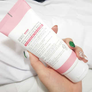 아크웰 아크네 클리어링 딥 클렌징 폼 — 3.5점을 준 리뷰어가 2019년 3월 올린 사용 사진