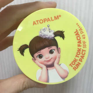 아토팜 톡톡 페이셜 선팩트 SPF43 PA+++ — 5점을 준 리뷰어가 2018년 4월 올린 사용 사진