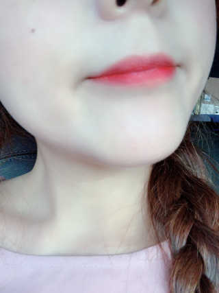 [블랙루즈] 에어 핏 벨벳 틴트4 1+1 — 5점을 준 리뷰어가 2019년 7월 올린 사용 사진