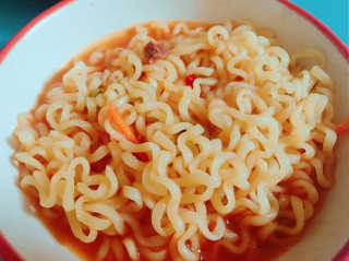 라면 그대로가 제일 맛있는 더엄마라면 — 5점을 준 리뷰어가 2019년 6월 올린 사용 사진
