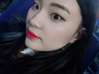 [블랙루즈] 펄블리 아이 글리터 2종 — 4점을 준 리뷰어가 2018년 11월 올린 사용 사진