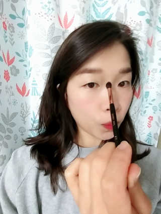 [마이다스툴] 410 와이드 블렌딩 브러쉬 — 5점을 준 리뷰어가 2018년 11월 올린 사용 사진
