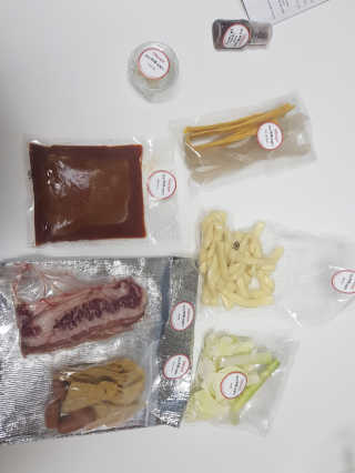 식스레시피 마라떡볶이 쿠킹박스 2인분 — 4점을 준 리뷰어가 2019년 7월 올린 사용 사진