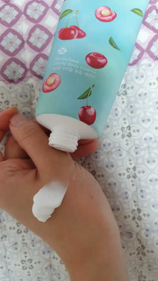 [후르디아] 과즙 뿜뿜 꿀보습 바디 에센스 3종 세트 — 4.5점을 준 리뷰어가 2019년 11월 올린 사용 사진