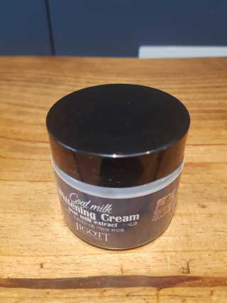 지고트 산양유 화이트닝 크림 70ml — 4점을 준 리뷰어가 2019년 5월 올린 사용 사진