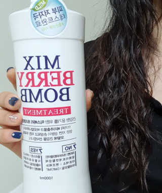 (주)에네스티 믹스베리 폭탄 트리트먼트 1000g — 5점을 준 리뷰어가 2020년 1월 올린 사용 사진