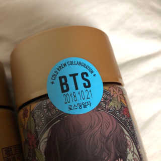 한국야쿠르트 핫브루 콜드브루 BTS 일러스트 — 5점을 준 리뷰어가 2018년 10월 올린 사용 사진
