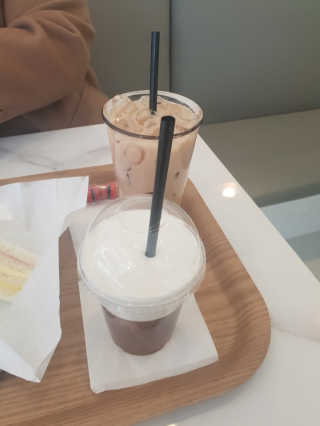메이젠 인천논현점 [메이젠_논현]샌드위치 4개,소금커피,밀크티,마카롱 — 5점을 준 리뷰어가 2019년 3월 올린 사용 사진
