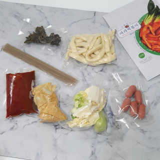 땡땡쿡 쓰촨 마라 떡볶이 2인분 595g — 5점을 준 리뷰어가 2019년 10월 올린 사용 사진