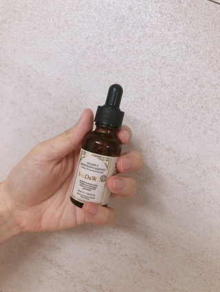 [스킨큐어] 산다화 비타민C 화이트닝 에센스 30ml — 5점을 준 리뷰어가 2019년 7월 올린 사용 사진