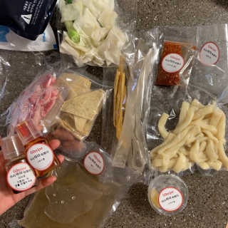 식스레시피 마라떡볶이 쿠킹박스 2인분 — 5점을 준 리뷰어가 2019년 7월 올린 사용 사진