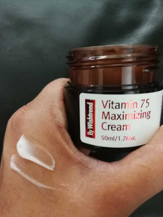 바이 위시트랜드 VITAMIN 75 CREAM — 5점을 준 리뷰어가 2018년 8월 올린 사용 사진